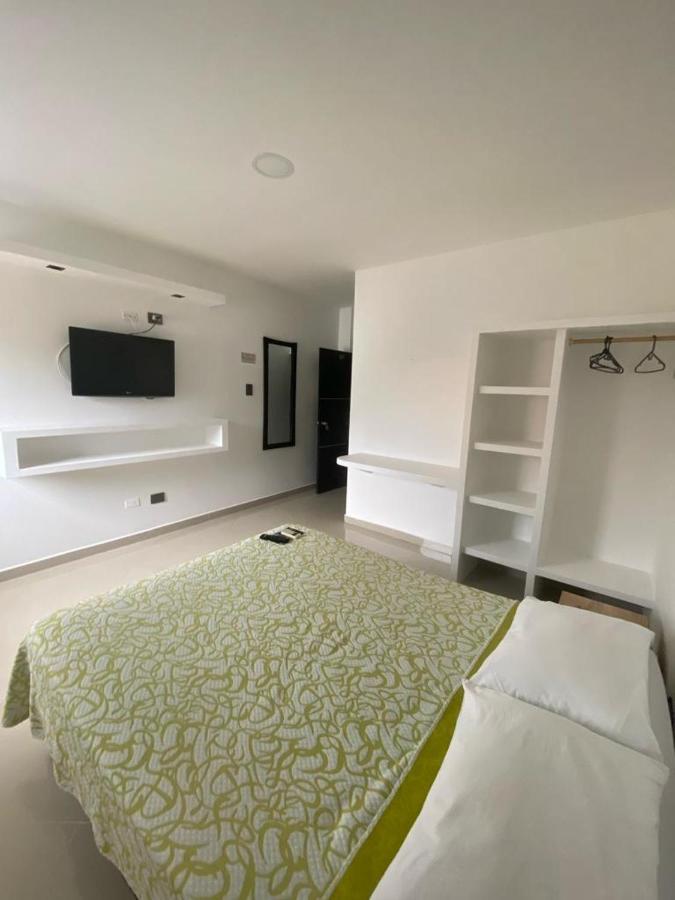 Hotel Los Paisas Миту Экстерьер фото