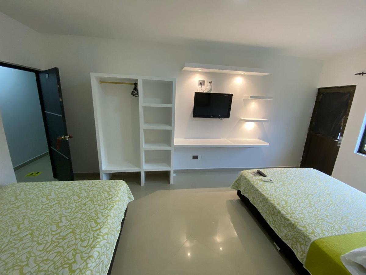 Hotel Los Paisas Миту Экстерьер фото